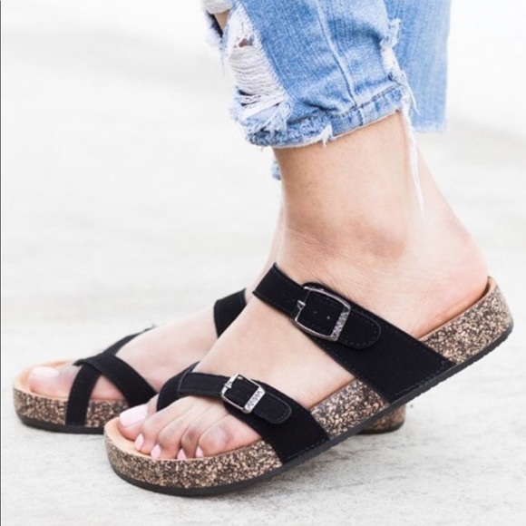 RESTOCK ⭐️Black Sandals - Shoe - Picture 2 of 5